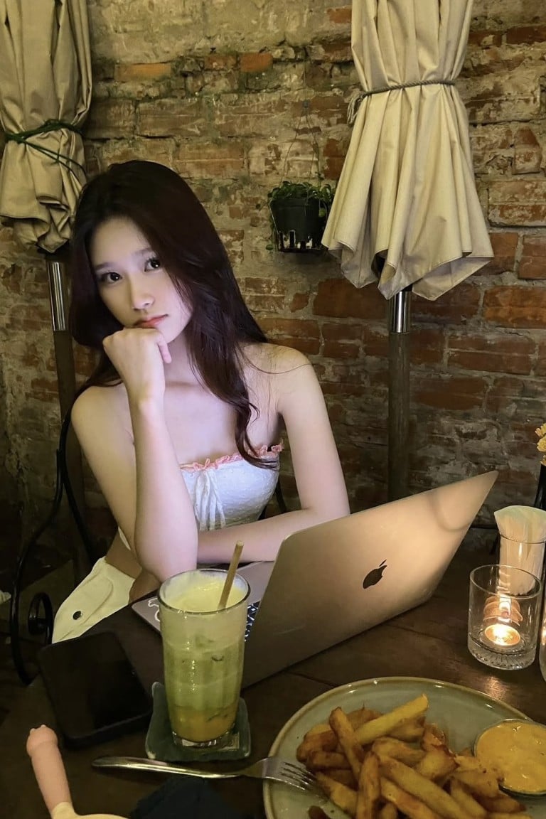 จีน่า - ไซด์ไลน์ - 6a646ac3abb62_1784965806691-preview - fiwfans