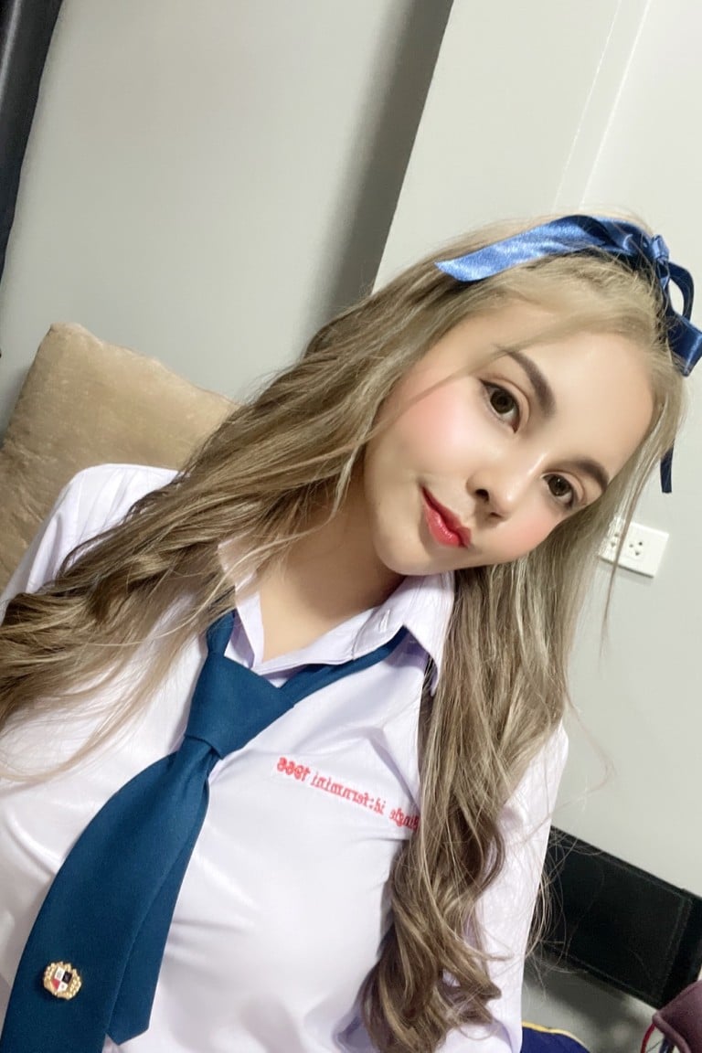 นีน่าแตกปากงานคู่ - ไซด์ไลน์ - 6a64a31a43345_S__72630348_0-preview - fiwfans